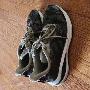 Adidas Youth boy camo sneakers